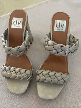Dolce Vita platform slide sandals women’s size 7.5m  champagne color